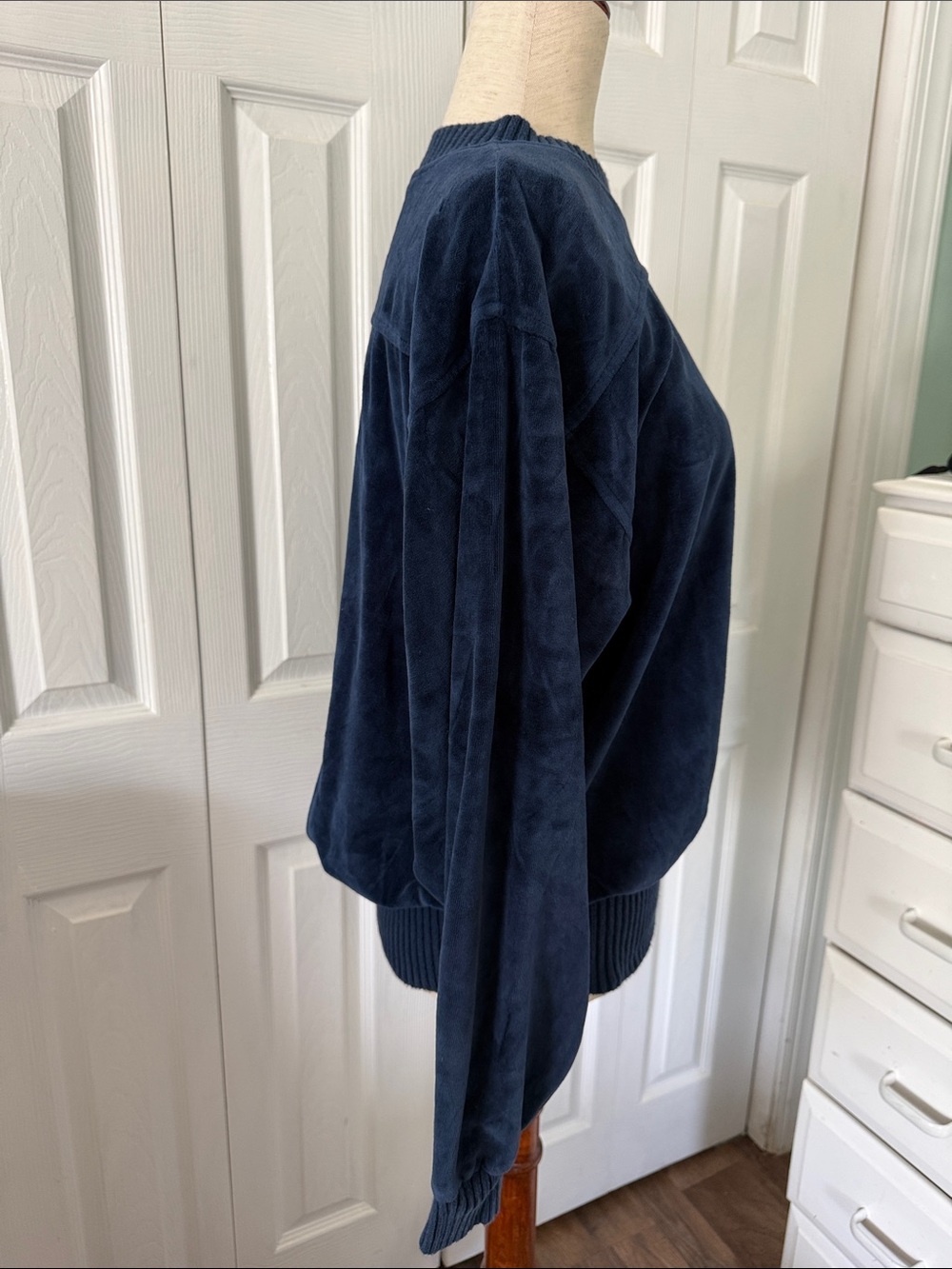 Vintage LizSport Velour Sweatshirt Pullover Navy Crew Minimalist 80s Sz L - Picture 5 of 7